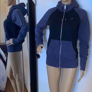 🥊 🤾‍♀️ Nike zip hoodie jacket. Size Medium.